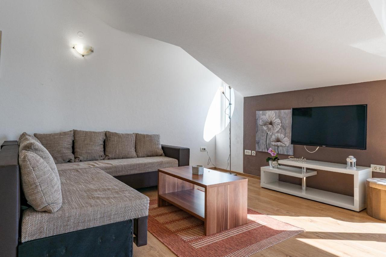 Villa Mirela Petrcane Eksteriør bilde