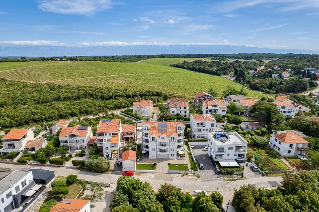 Villa Mirela Petrcane Eksteriør bilde