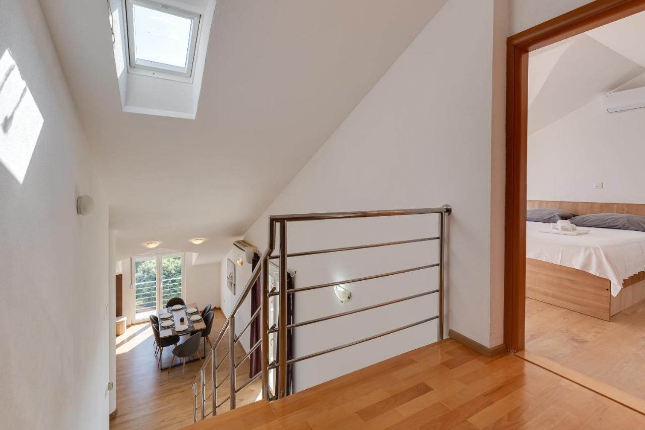 Villa Mirela Petrcane Eksteriør bilde