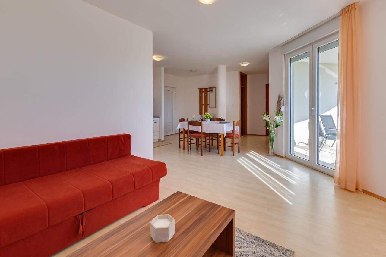 Villa Mirela Petrcane Eksteriør bilde
