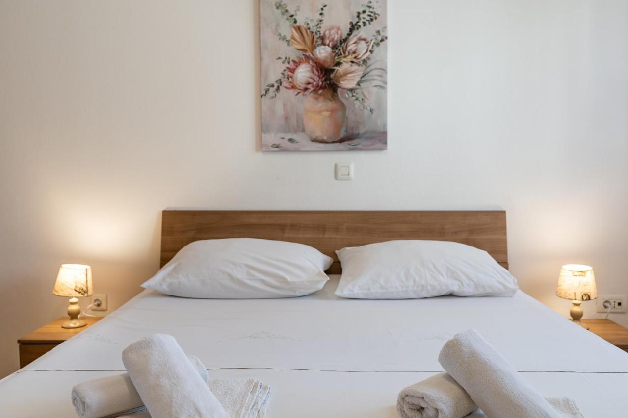 Villa Mirela Petrcane Eksteriør bilde