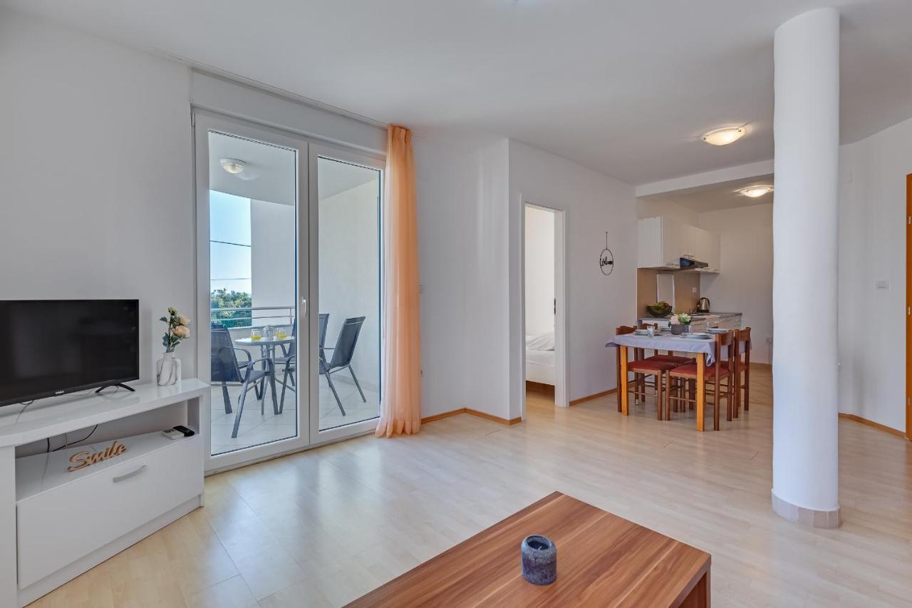 Villa Mirela Petrcane Eksteriør bilde